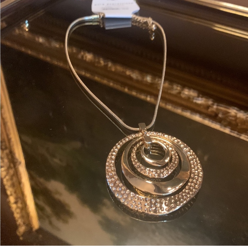 Gold Round Pendant Necklace